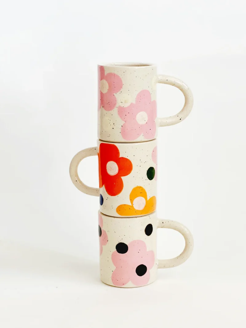 Mug à gros points sur fleurs - Image 4